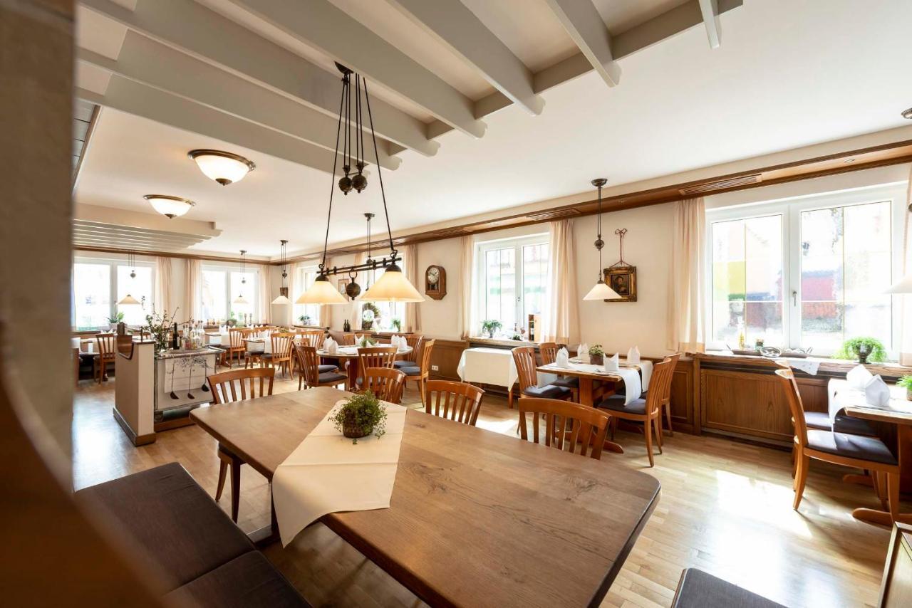 Hotel Gasthof Krone Niederstetten Екстер'єр фото