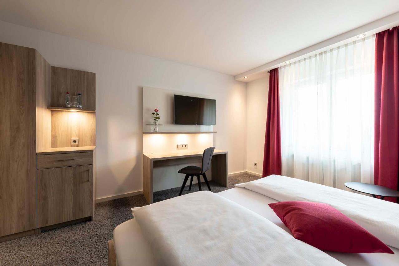 Hotel Gasthof Krone Niederstetten Екстер'єр фото
