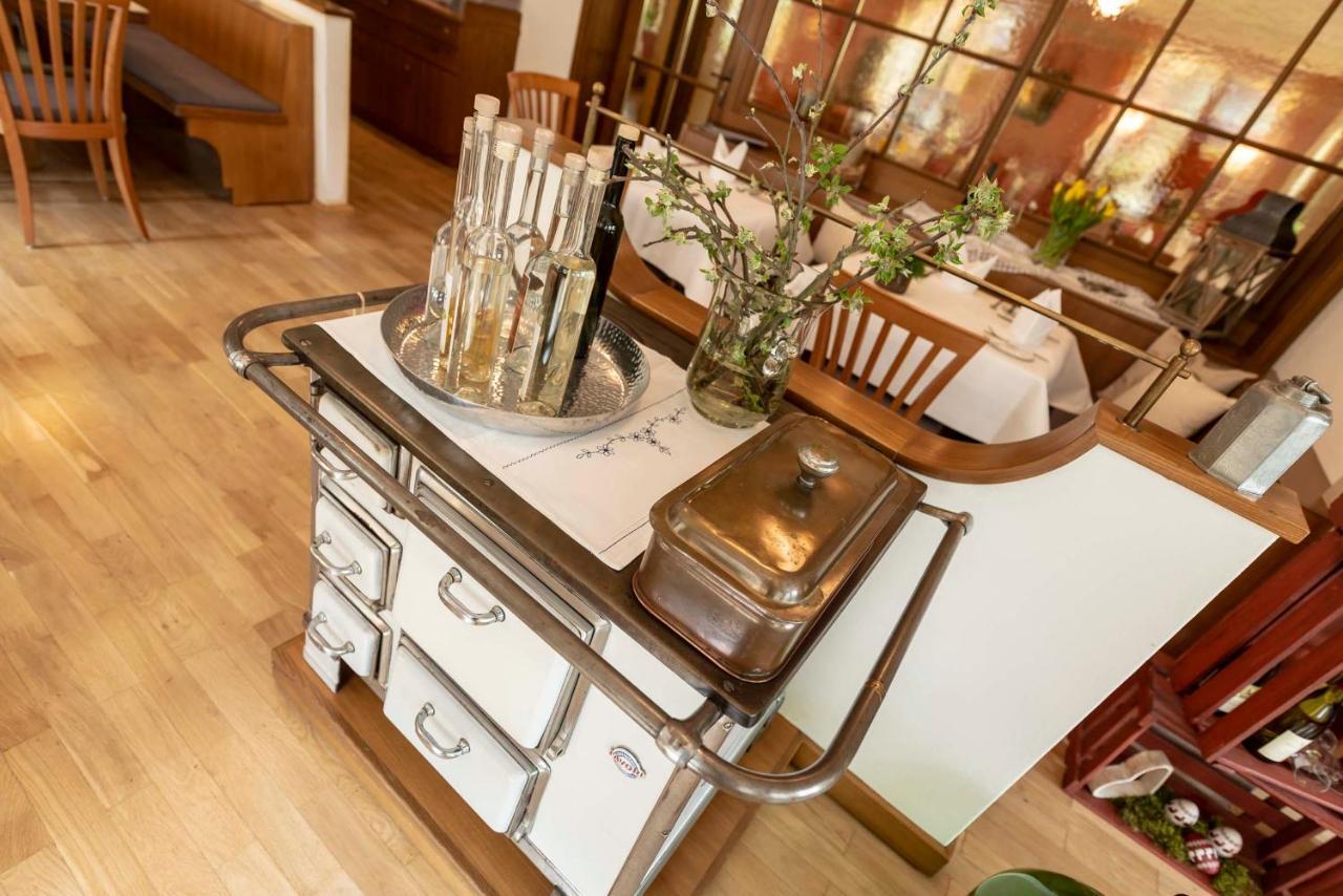 Hotel Gasthof Krone Niederstetten Екстер'єр фото