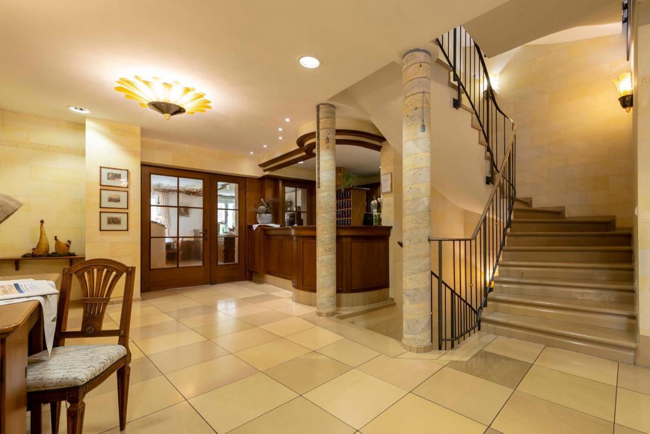 Hotel Gasthof Krone Niederstetten Екстер'єр фото