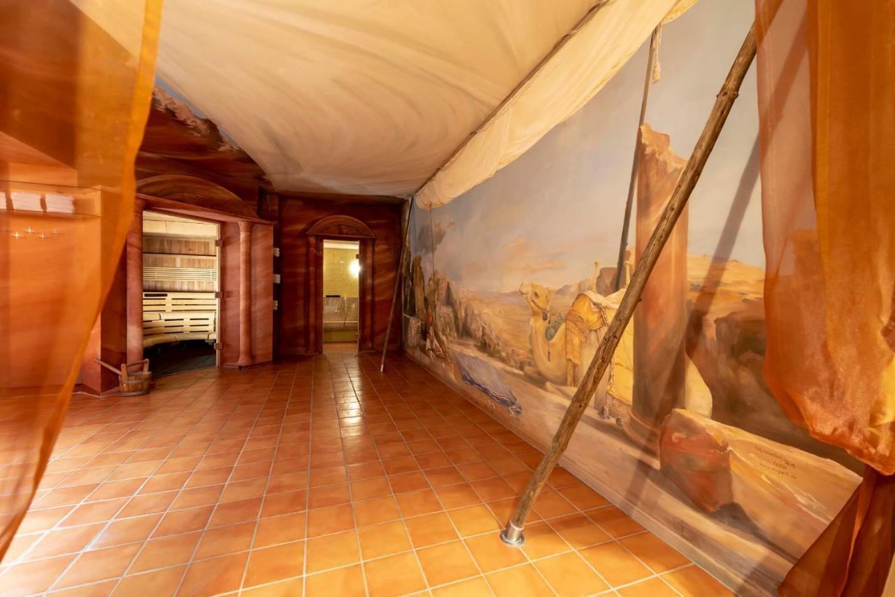 Hotel Gasthof Krone Niederstetten Екстер'єр фото